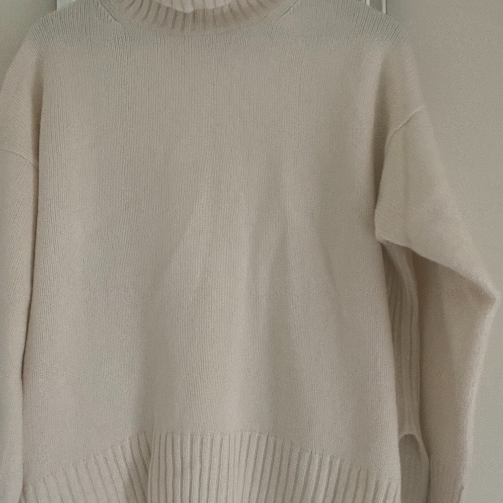 Polo Ralph Lauren  sweater size L ,beautiful cream colour 90% wool 10% cashmere